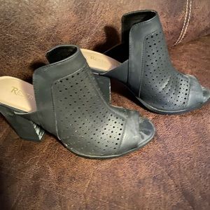 Open toe heeled sandals. New with out tags.